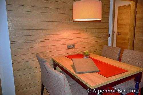 alpenhof_beistelltisch_7261