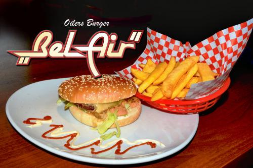 oilers_burger_belair_6794